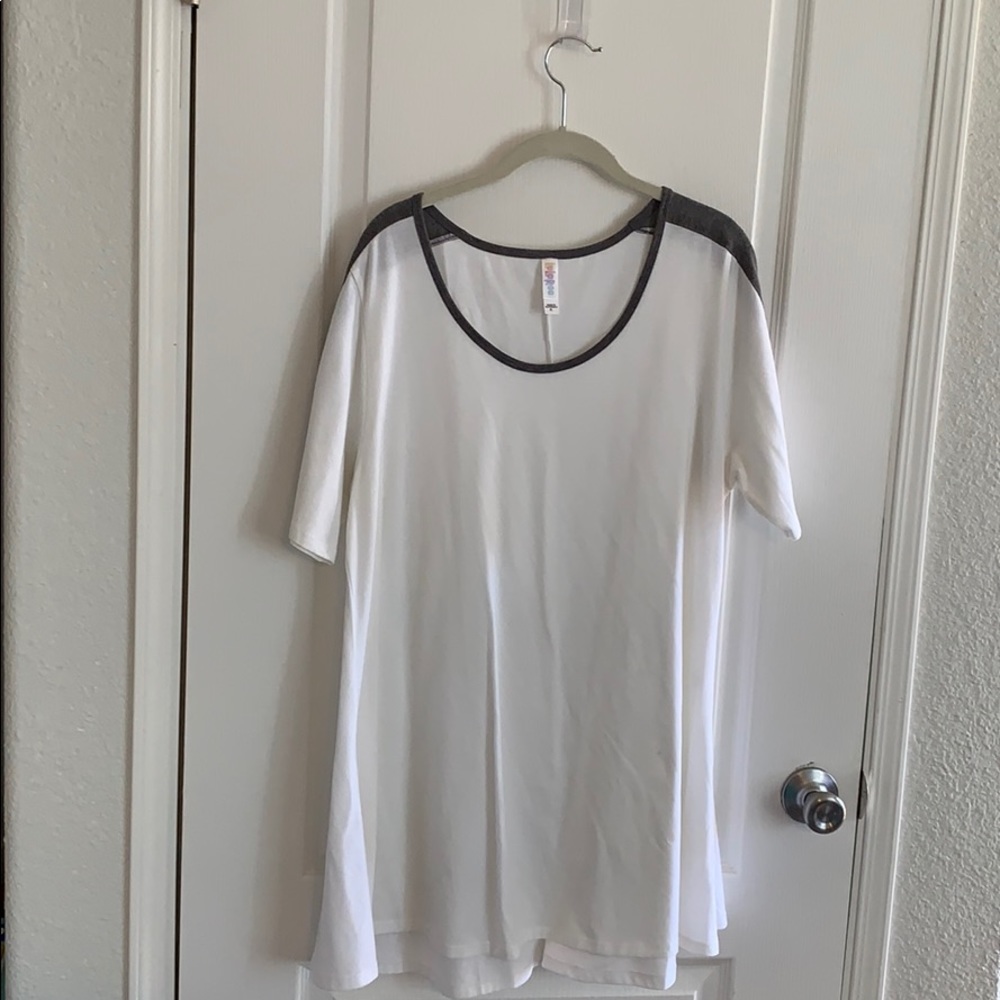Lularoe classic tee